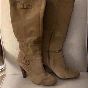 Knee length suede boots - BCBGeneration - size 9.5